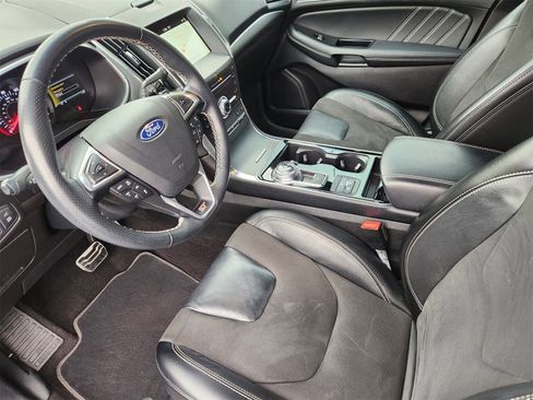 Used 2019 Ford Edge ST w/ Equipment Group 401A image 2