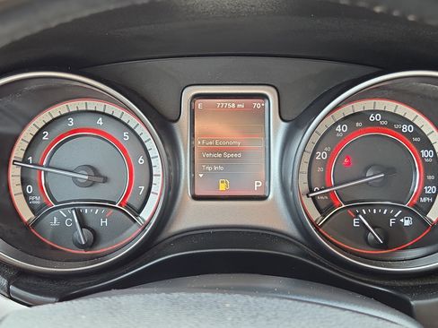 Used 2020 Dodge Journey Crossroad w/ Popular Equipment Group FWD image 27