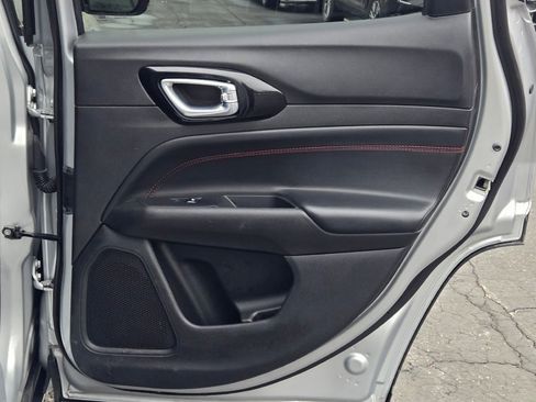 Used 2025 Jeep Compass Trailhawk image 10