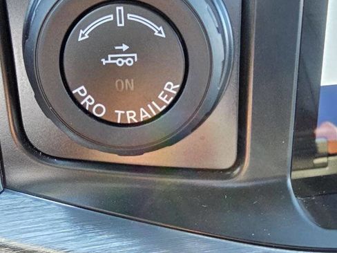 Used 2021 Ford F150 Lariat w/ Equipment Group 502A High image 9