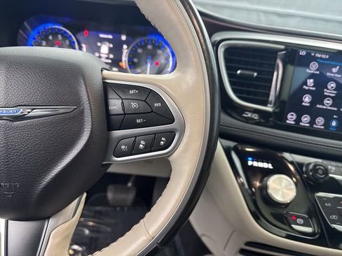 Used 2020 Chrysler Pacifica Limited w/ Advanced Safetytec Group image 30