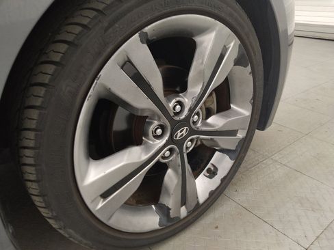 Used 2016 Hyundai Veloster w/ Option Group 03 FWD image 31