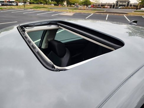 Used 2025 Honda Accord SE image 4