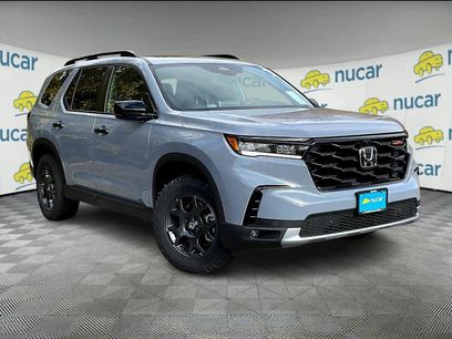 New 2025 Honda Pilot TrailSport