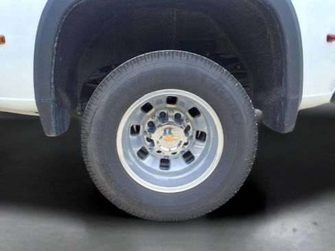 Used 2025 Chevrolet Silverado 3500 High Country w/ High Country Premium Package AWD/4WD image 7