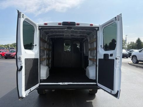 Used 2025 RAM ProMaster 2500 w/ U-Haul Equipment Group FWD image 16