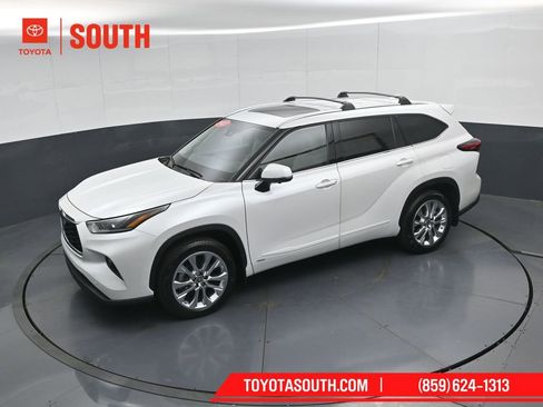 Used 2023 Toyota Highlander Limited w/ Protection Package #3 (TMS) AWD/4WD image 57
