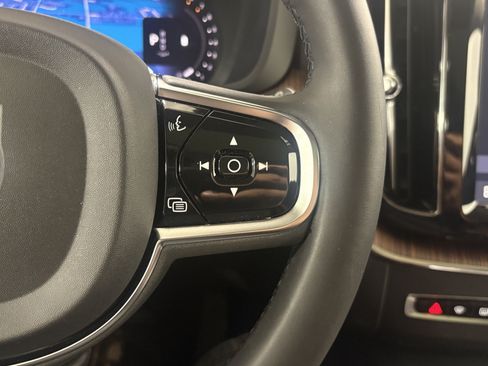 Used 2024 Volvo XC60 B5 Plus AWD/4WD image 21