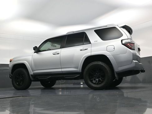 Used 2017 Toyota 4Runner SR5 RWD image 9