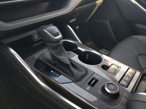 Certified 2022 Toyota Highlander Platinum image 26