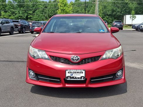 Used 2014 Toyota Camry SE FWD image 2