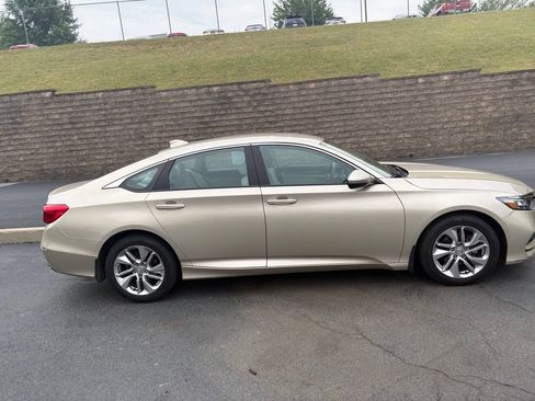 Used 2018 Honda Accord LX image 8