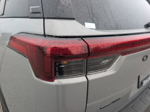 Certified 2026 Subaru Outback Limited AWD/4WD image 9