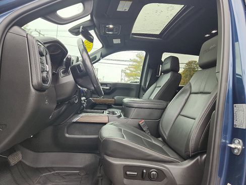 Used 2019 Chevrolet Silverado 1500 High Country w/ High Country Premium Package image 13