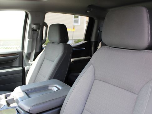Used 2023 Chevrolet Silverado 1500 LT AWD/4WD image 9