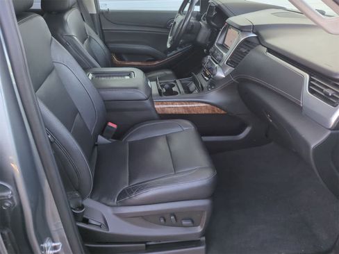 Used 2020 Chevrolet Suburban Premier image 22