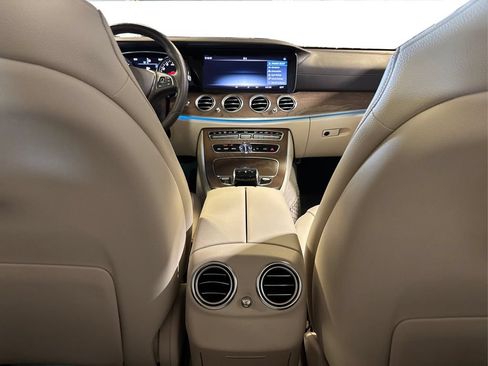 Used 2018 Mercedes-Benz E 300 4MATIC image 30