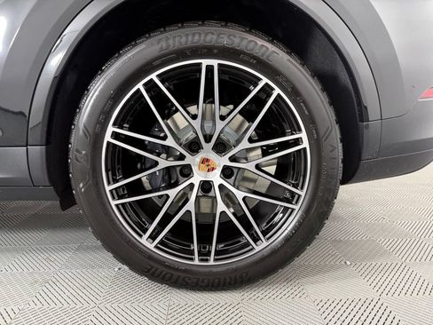 Certified 2026 Porsche Cayenne Coupe AWD/4WD image 12