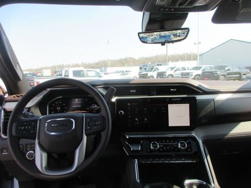 New 2026 GMC Sierra 2500 Denali w/ Denali Reserve Package image 17