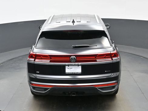 Used 2024 Volkswagen Atlas Cross Sport SE image 37