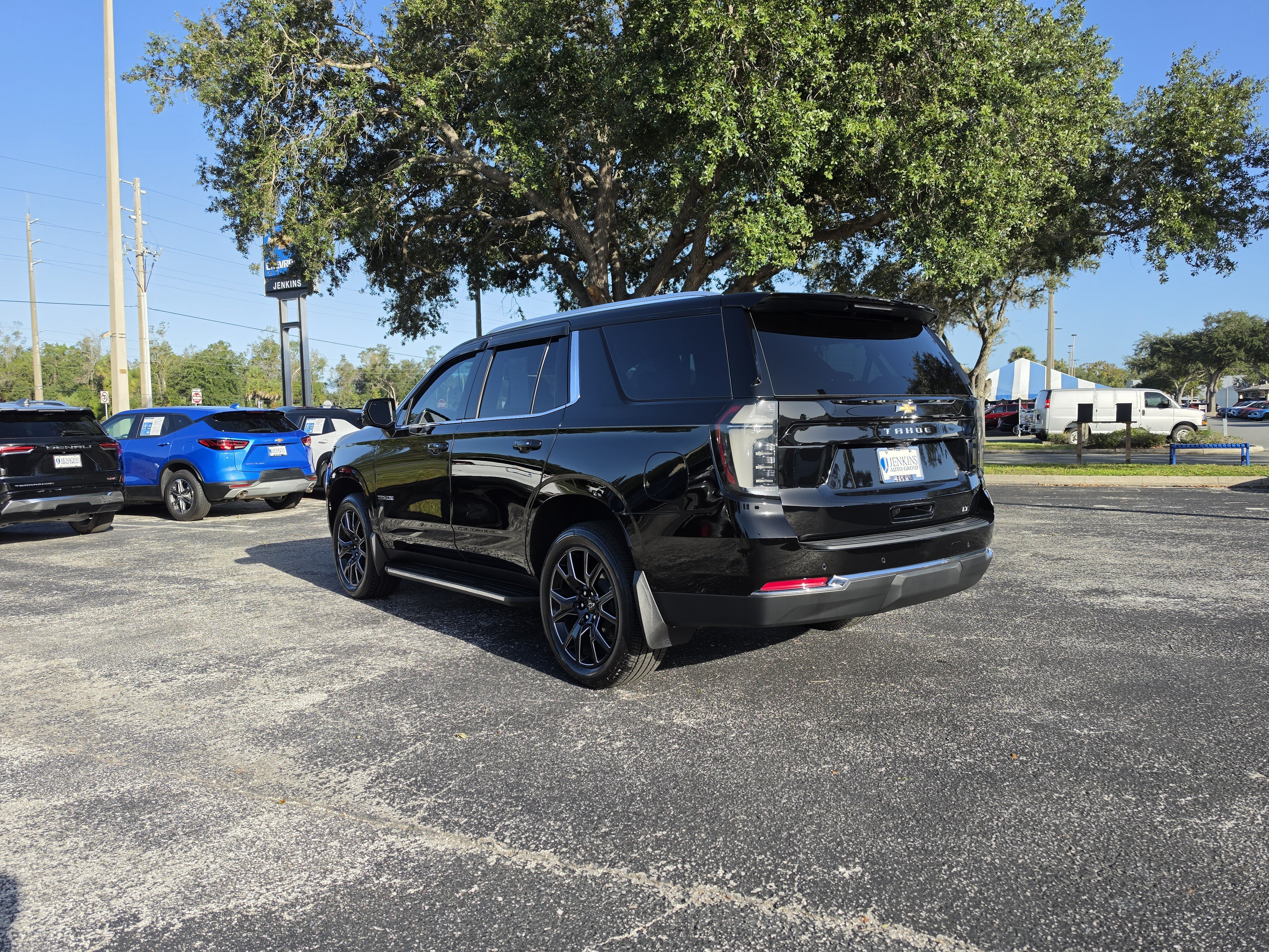 Used 2026 Chevrolet Tahoe LT w/ Comfort Package AWD/4WD image 7