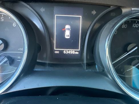Used 2020 Toyota Camry LE w/ Convenience Package FWD image 3
