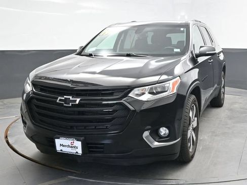 Used 2019 Chevrolet Traverse LT w/ LT Premium Package AWD/4WD image 2