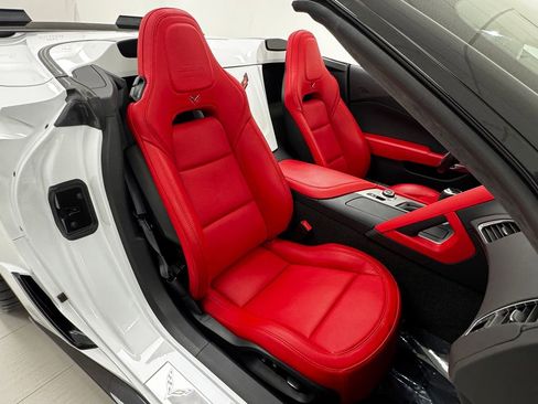 Used 2015 Chevrolet Corvette Z06 w/ 3LZ Preferred Equipment Group image 24