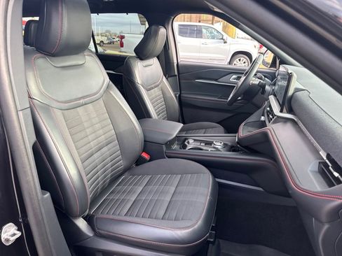 Used 2025 Ford Explorer ST-Line w/ Premium Package image 13