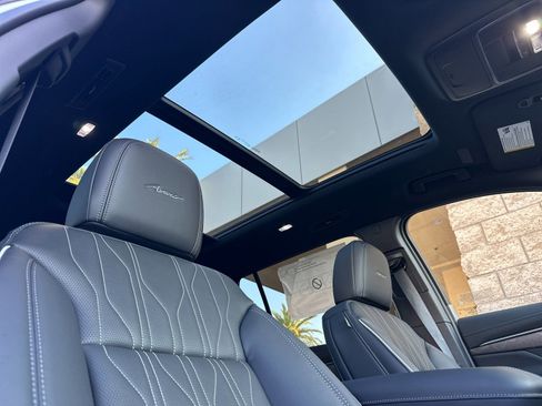 New 2026 Buick Enclave Avenir w/ Super Cruise Package image 18
