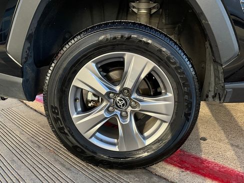 Used 2025 Toyota RAV4 XLE image 9