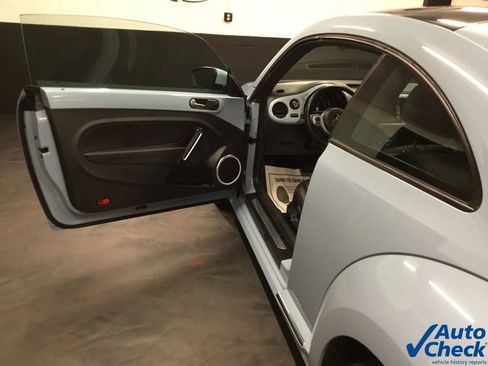Used 2012 Volkswagen Beetle 2.5 FWD image 16