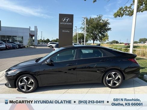 Certified 2023 Hyundai Elantra SEL w/ Convenience Package FWD image 9
