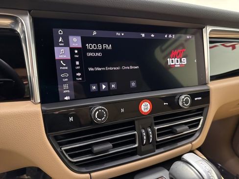 Used 2025 Porsche Macan Turbo image 23