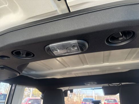 Used 2016 Jeep Wrangler Unlimited Sahara image 31