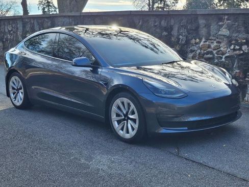 Used 2022 Tesla Model 3 image 12