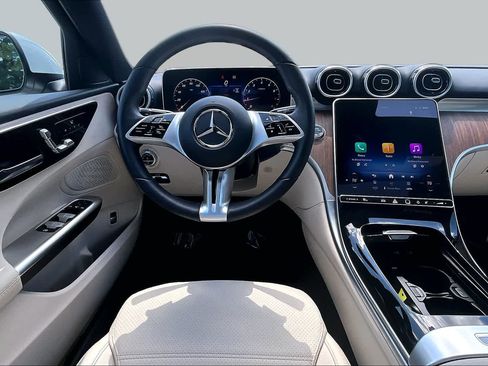 Used 2025 Mercedes-Benz C 300 4MATIC Sedan image 6