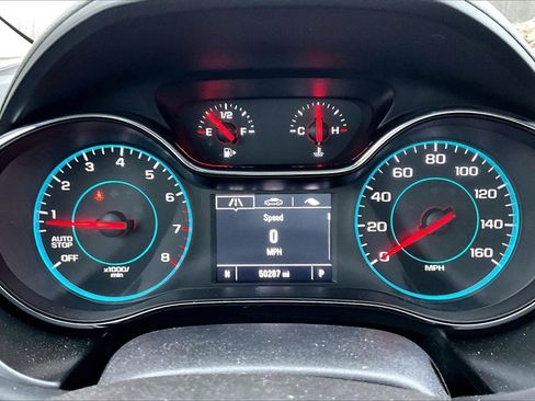 Used 2018 Chevrolet Cruze LT image 17