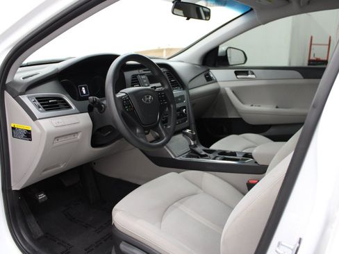 Used 2017 Hyundai Sonata SE FWD image 7