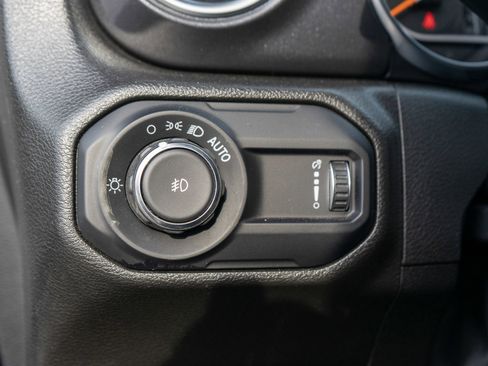 Used 2023 Jeep Wrangler Unlimited Sahara image 16