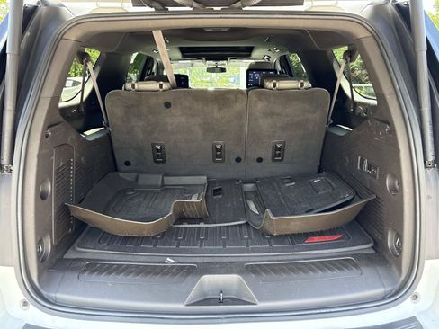 Used 2021 GMC Yukon XL SLT w/ Rear Media and Nav Package AWD/4WD image 34