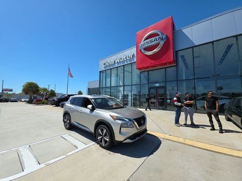 Used 2023 Nissan Rogue Platinum w/ Platinum Premium Package AWD/4WD image 1