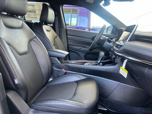 New 2026 Jeep Compass Latitude AWD/4WD image 14