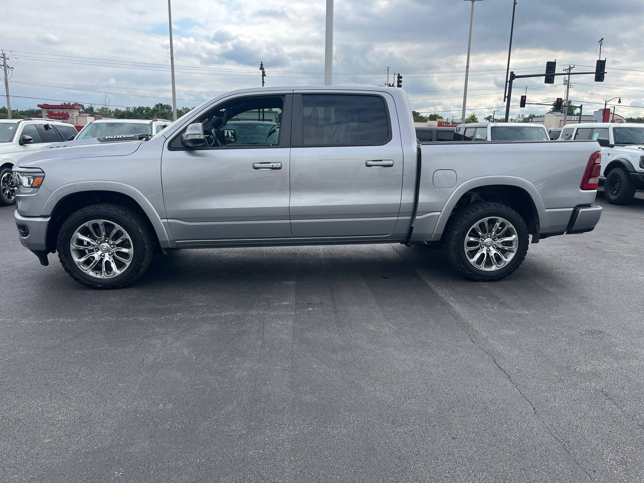 Used 2022 RAM 1500 Laramie w/ Sport Appearance Package AWD/4WD image 4