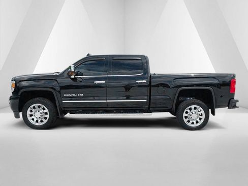 Used 2017 GMC Sierra 2500 Denali AWD/4WD image 4