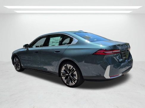 New 2026 BMW 530i w/ Premium Package RWD image 6