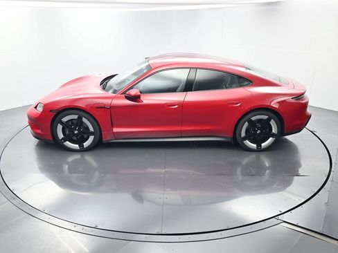 Used 2025 Porsche Taycan RWD image 30
