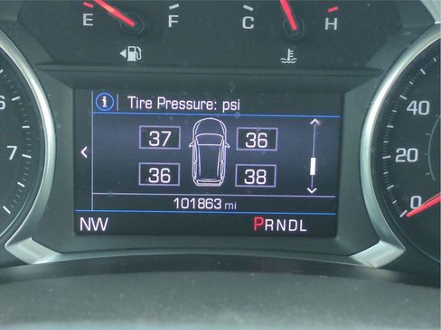 Used 2021 Chevrolet Equinox LT FWD image 22