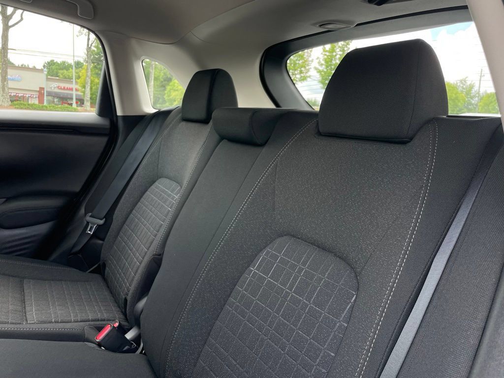 Certified 2025 Honda HR-V LX image 40