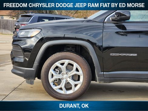 New 2024 Jeep Compass Sport w/ Mopar Graphics Package image 7